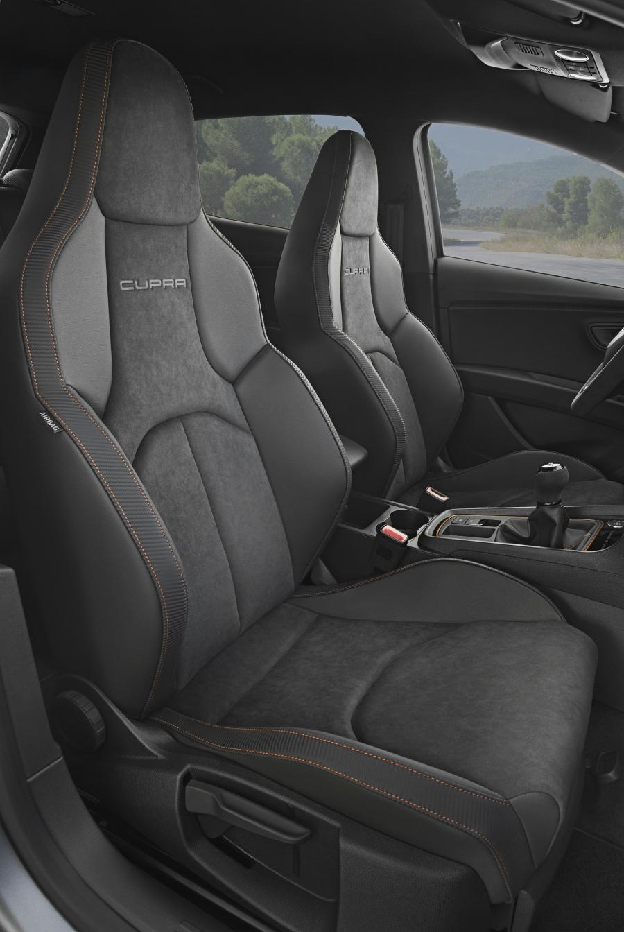 Интерьер Seat Leon Cupra R (5F) 2017 года  (WW) (фото 13 из 40)